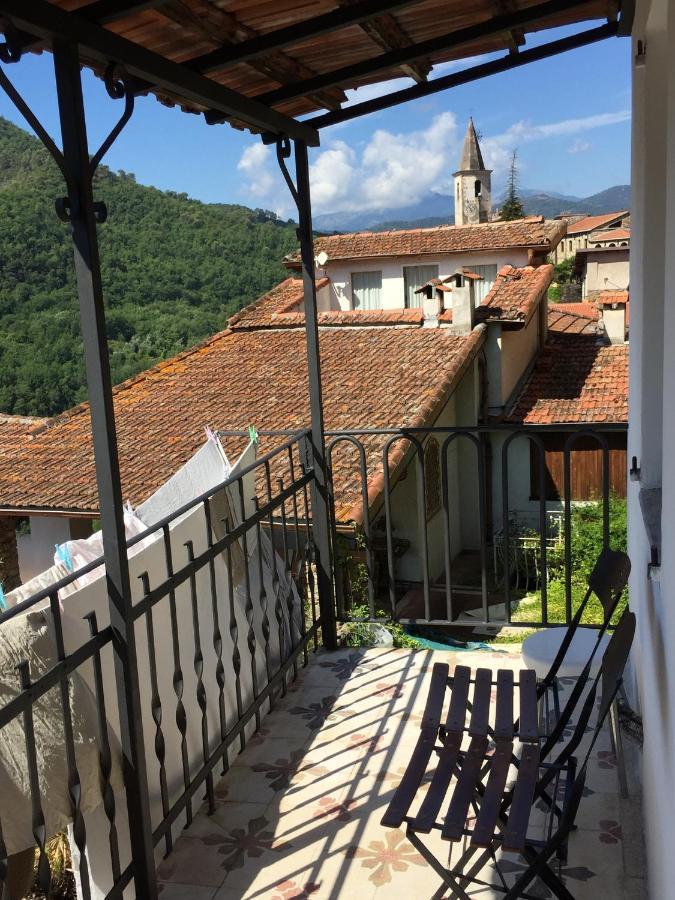 House In The Medieval Village Apricale Exterior photo