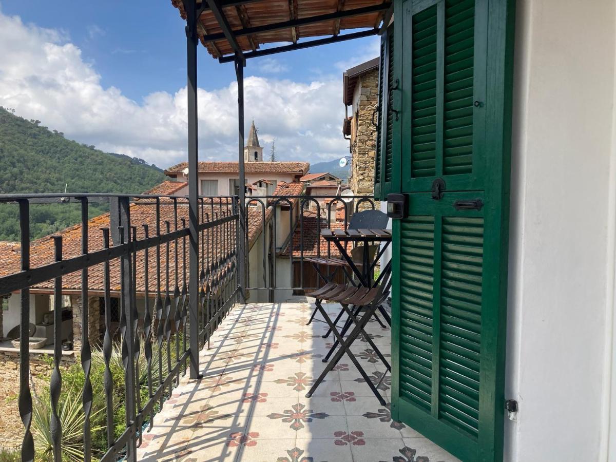 House In The Medieval Village Apricale Exterior photo