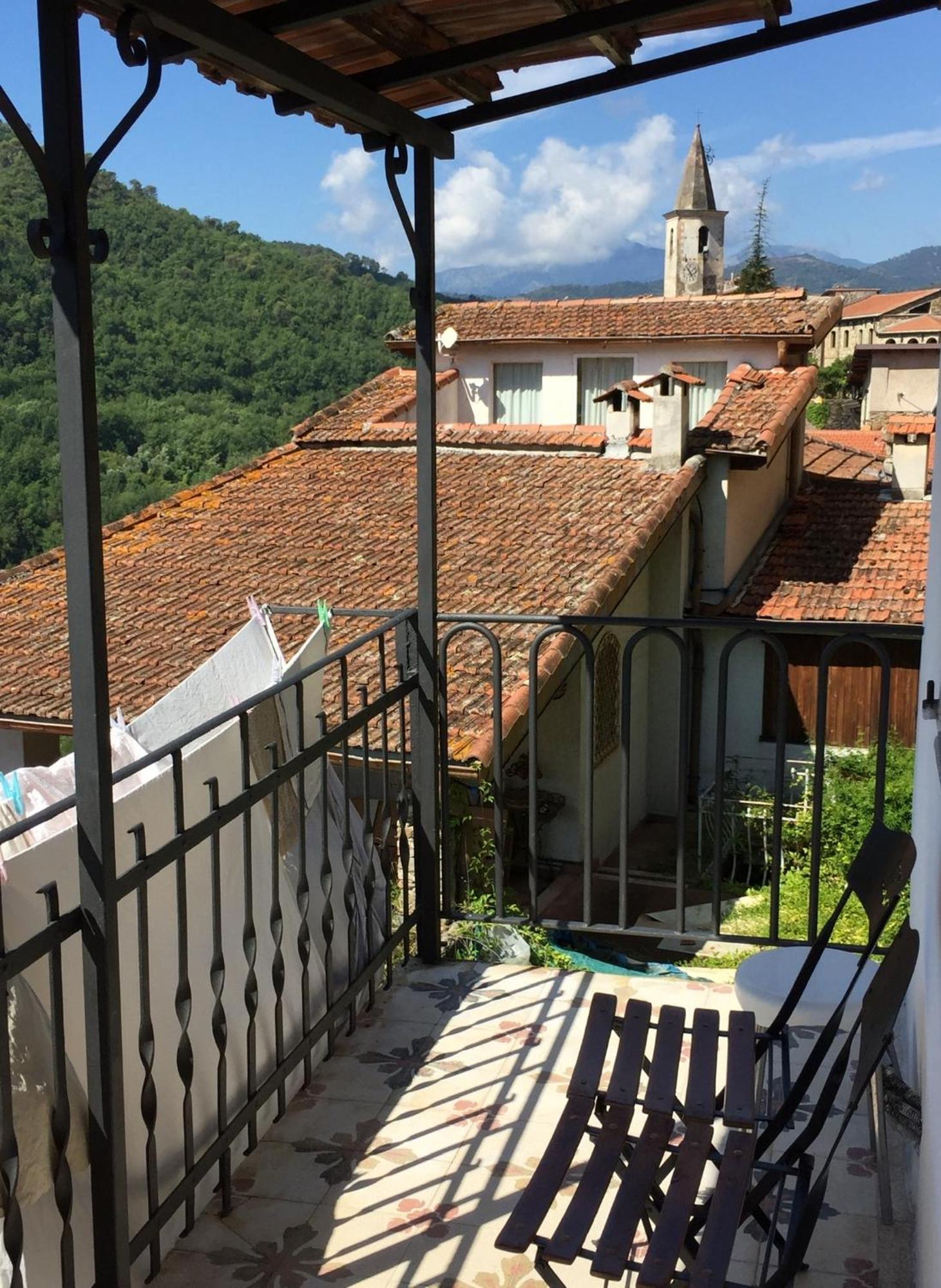 House In The Medieval Village Apricale Exterior photo