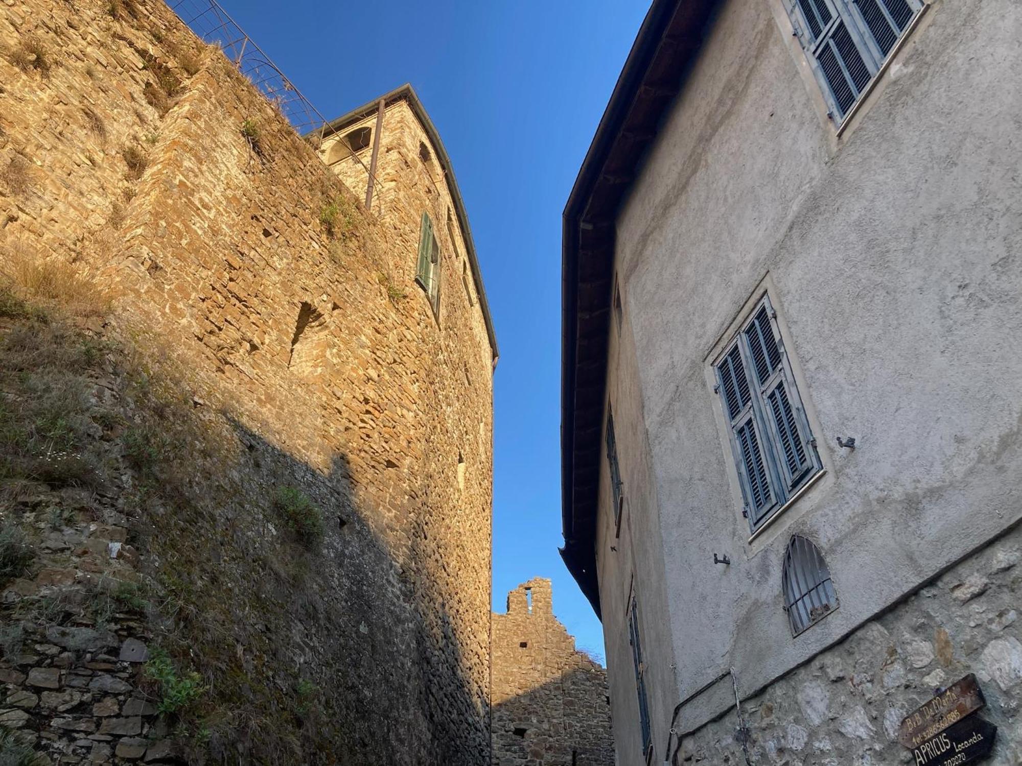 House In The Medieval Village Apricale Exterior photo